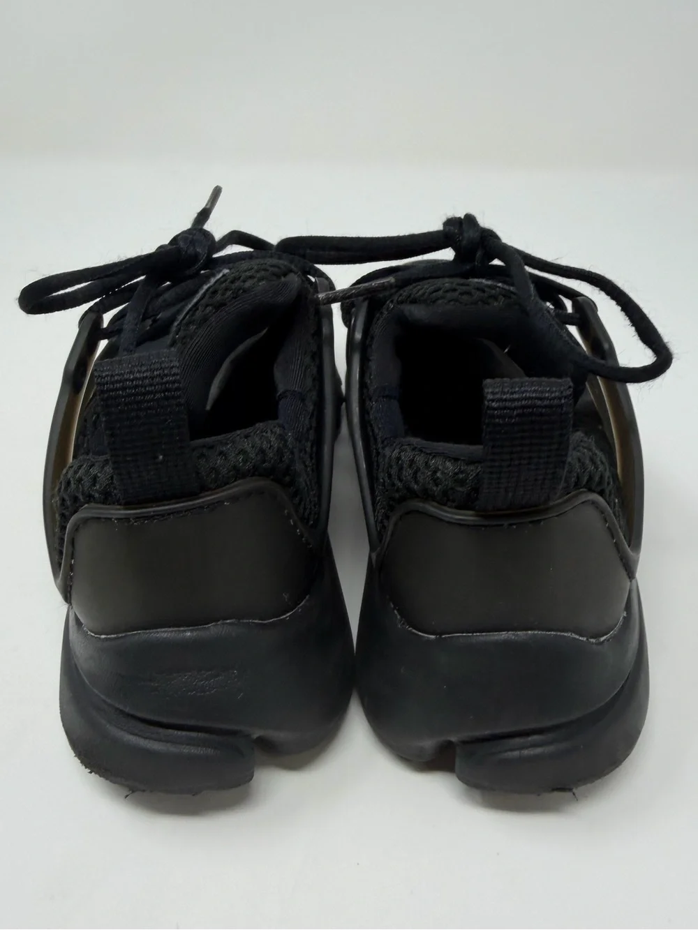 Nike Kids' Prestos Black Athletic Sneakers Sz.11